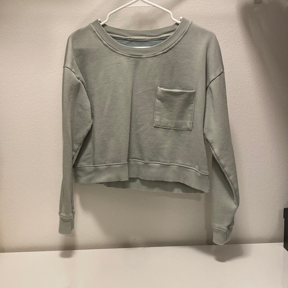 Oversized cropped sweater